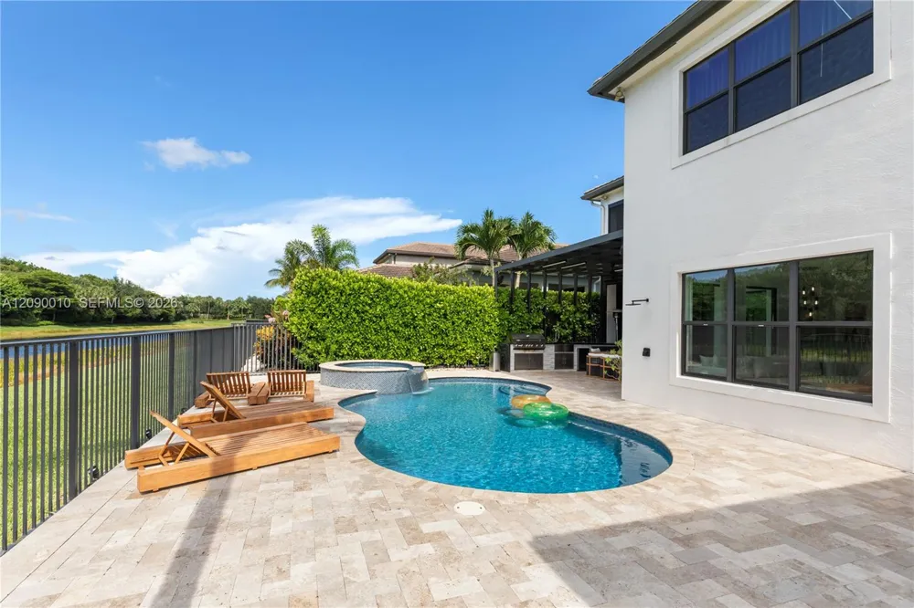 9529 Eden Roc Ct Delray Beach, FL 33446