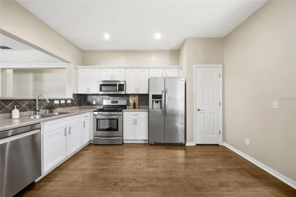 2306 SPRING HOLLOW LOOP Wesley Chapel, FL 33544