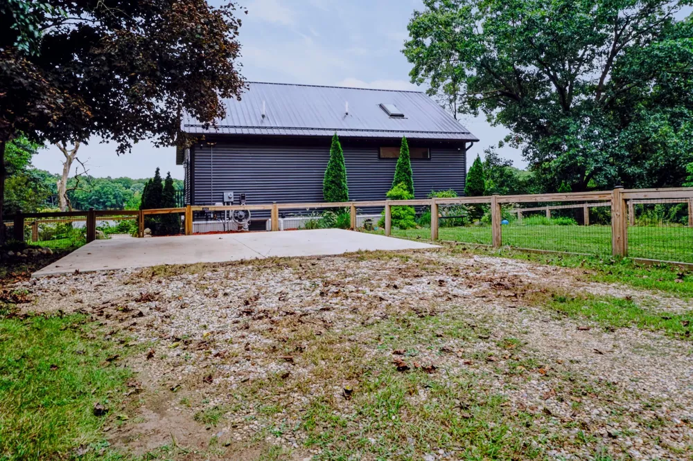 18729 S River Road Three Rivers, MI 49093