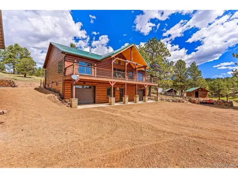 411 Larkspur Lane
