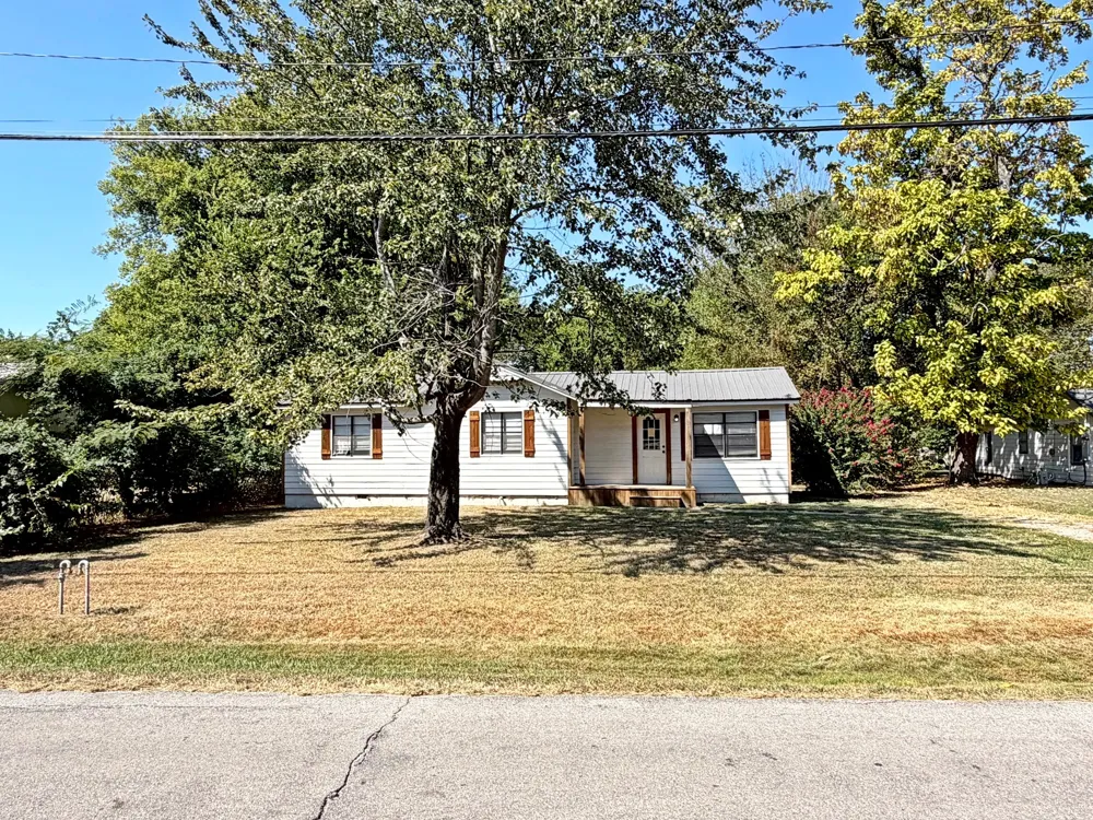610 S State Street Wagoner, OK 74467