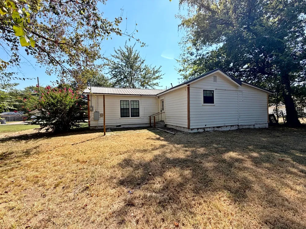 610 S State Street Wagoner, OK 74467