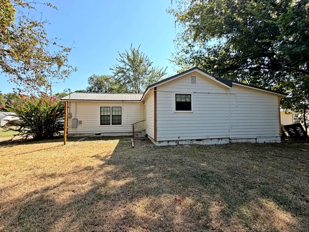 610 S State Street Wagoner, OK 74467
