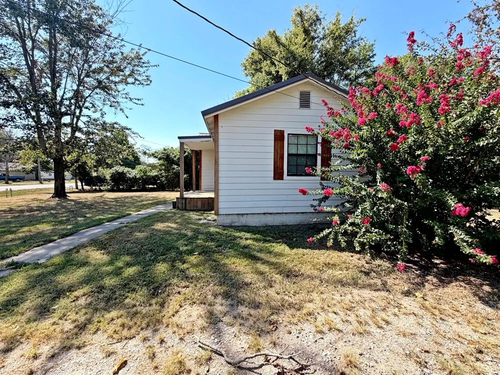 610 S State Street Wagoner, OK 74467