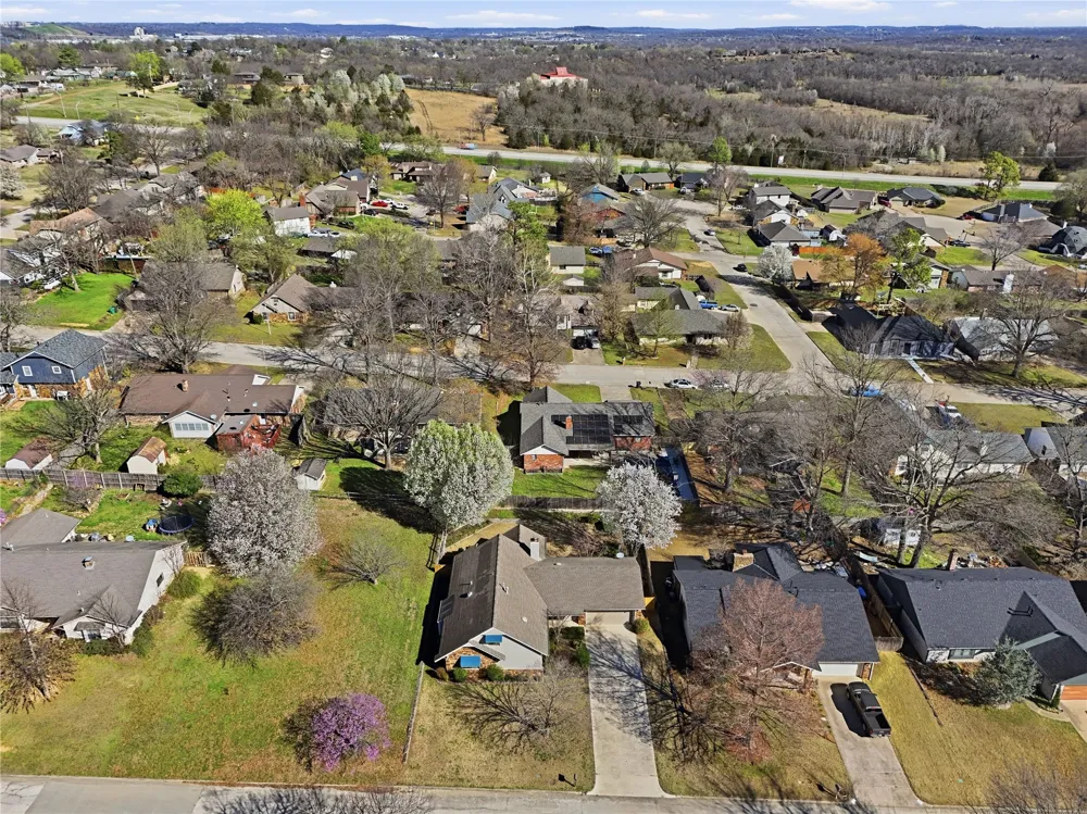 1711 Valley Road Sapulpa, OK 74066