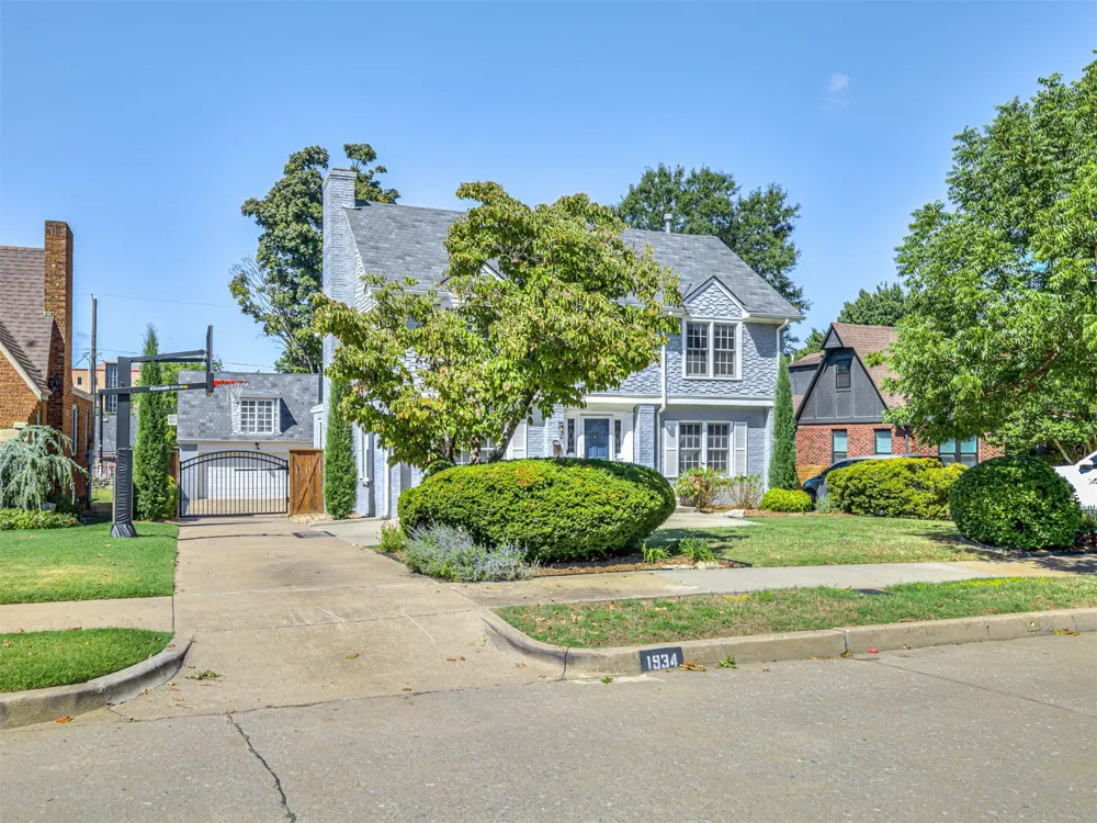 1934 S Evanston Avenue Tulsa, OK 74104