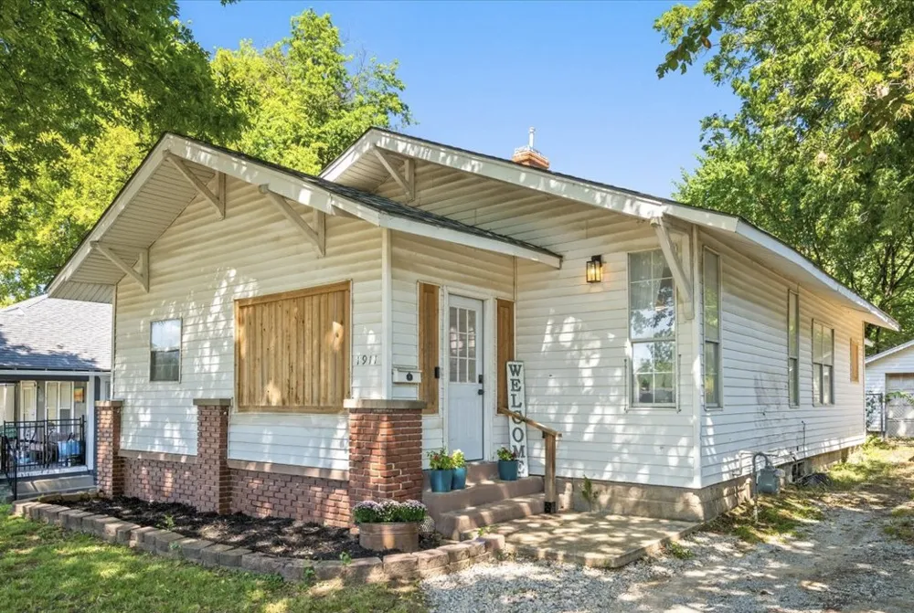 1911 W Cameron Street Tulsa, OK 74127