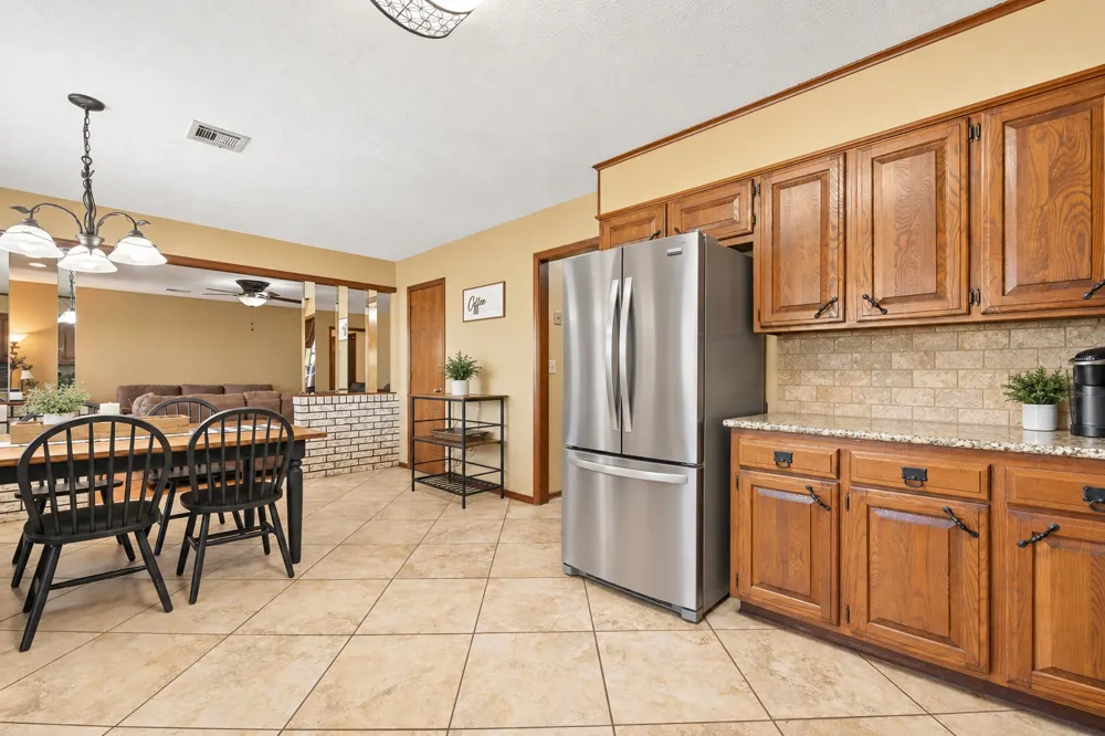 1517 Merlin Circle Pryor, OK 74361