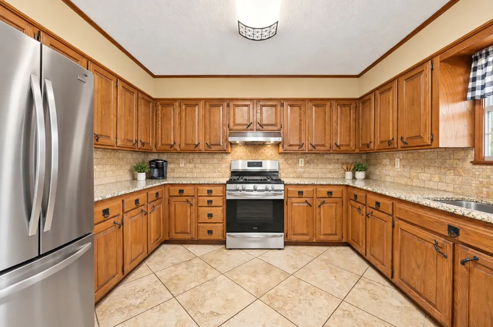 1517 Merlin Circle Pryor, OK 74361