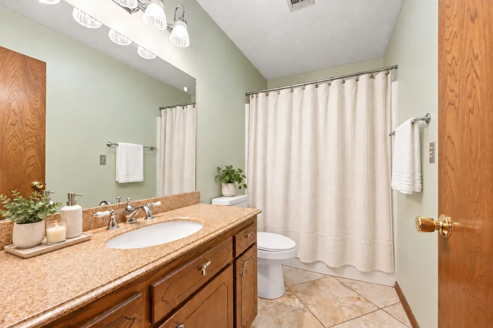 1517 Merlin Circle Pryor, OK 74361
