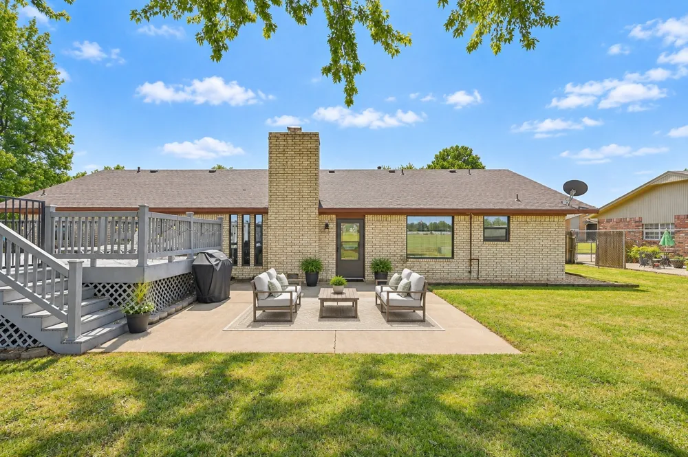 1517 Merlin Circle Pryor, OK 74361