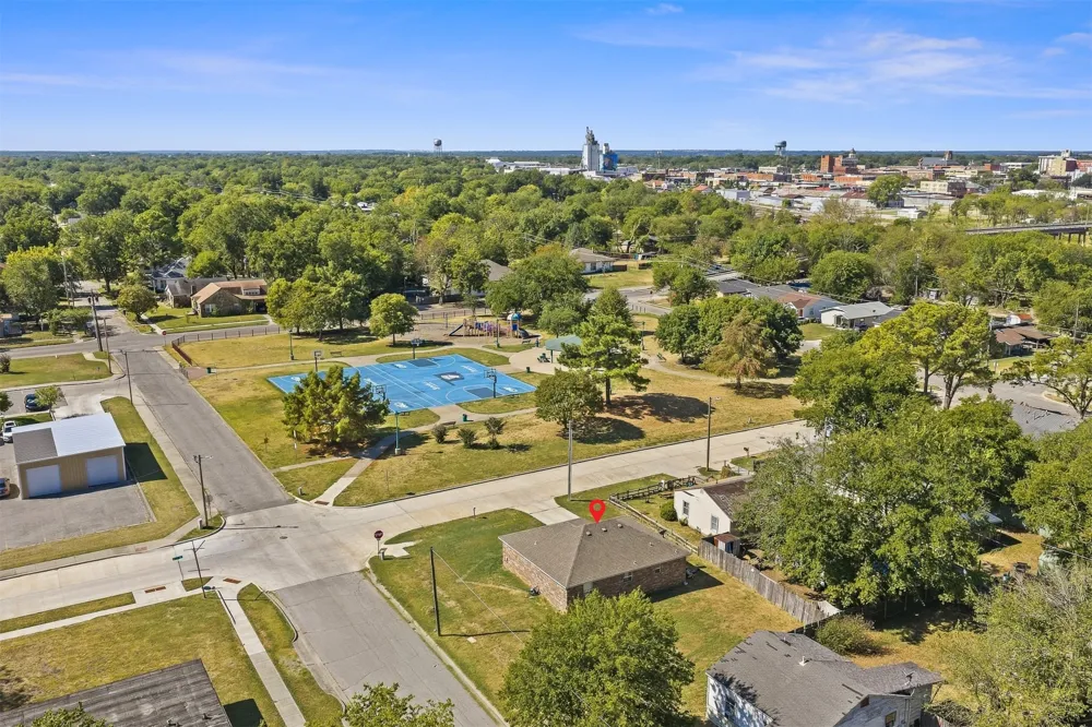 617 NE 6th Avenue Ardmore, OK 73401
