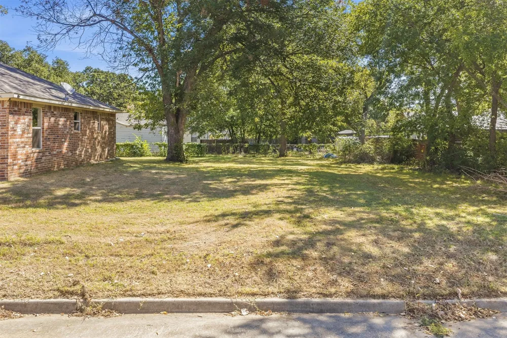 702 SE White Street Ardmore, OK 73401