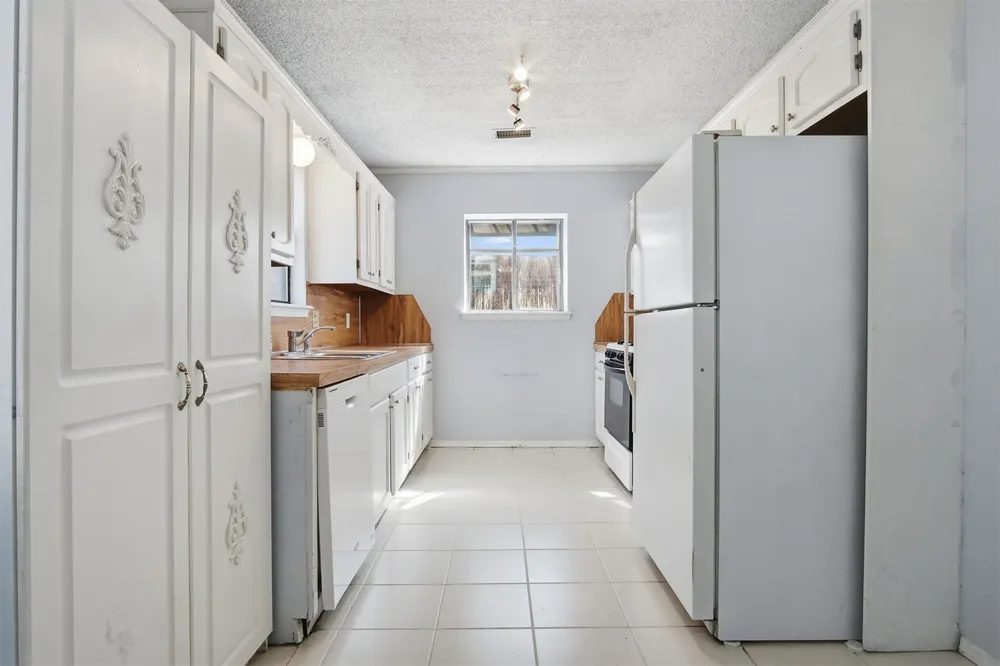 2002 W Ithica Street Broken Arrow, OK 74012