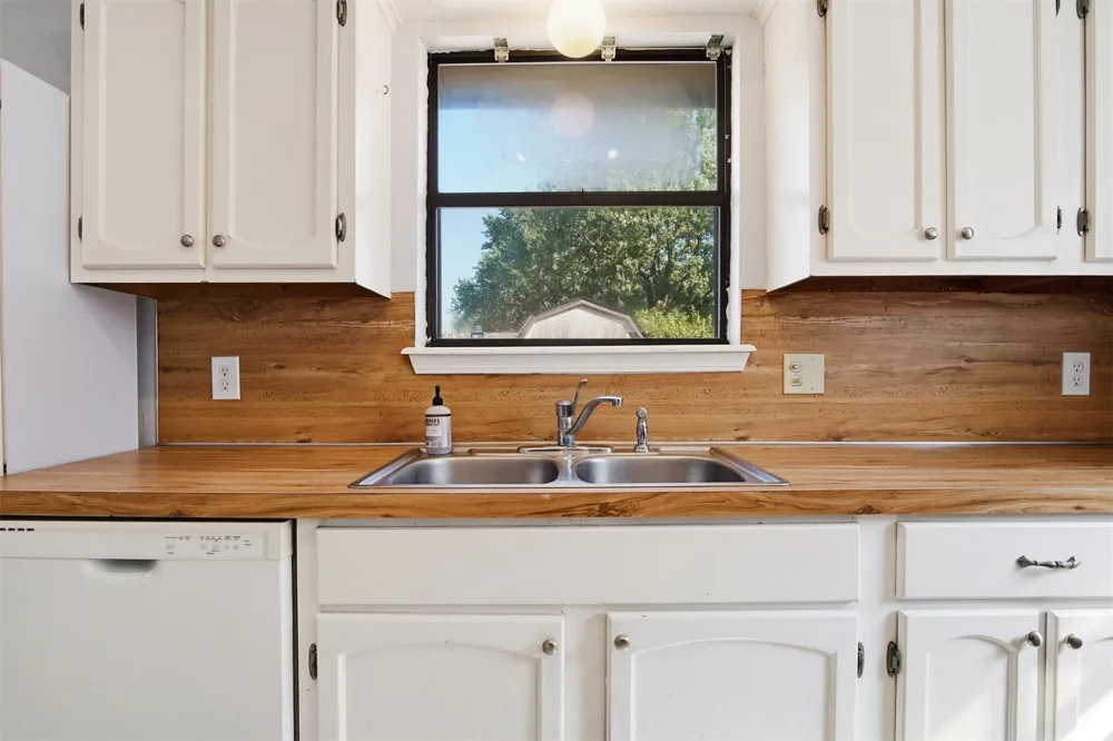 2002 W Ithica Street Broken Arrow, OK 74012
