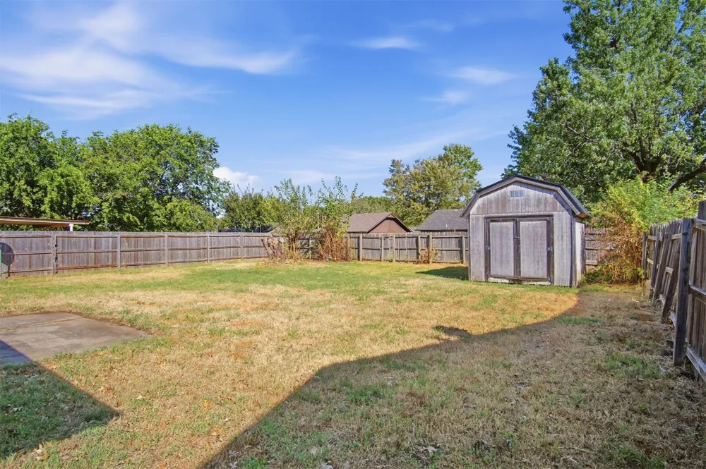 2002 W Ithica Street Broken Arrow, OK 74012