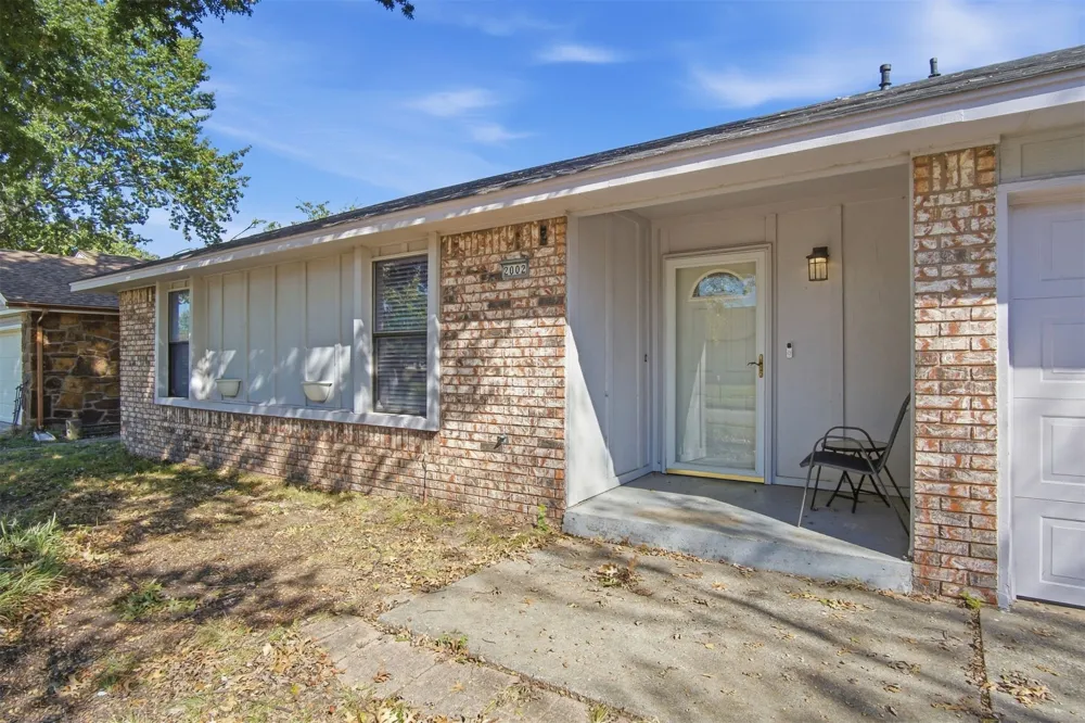 2002 W Ithica Street Broken Arrow, OK 74012