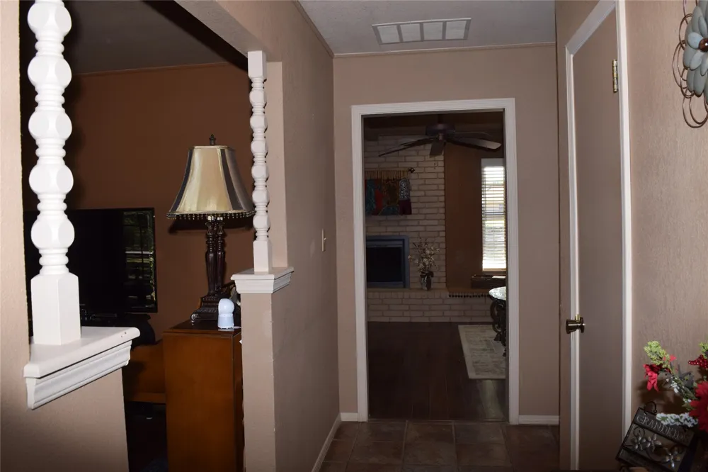 8 Town and Country Circle Ardmore, OK 73401
