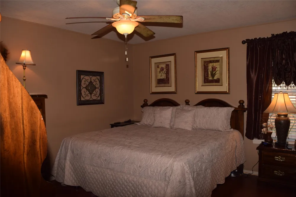 8 Town and Country Circle Ardmore, OK 73401
