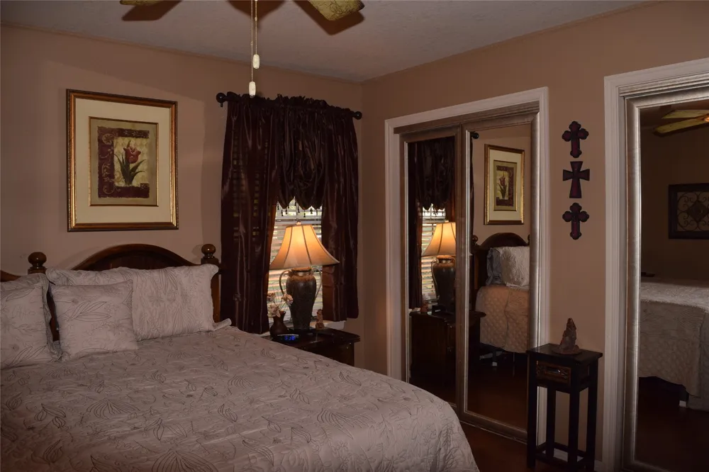8 Town and Country Circle Ardmore, OK 73401