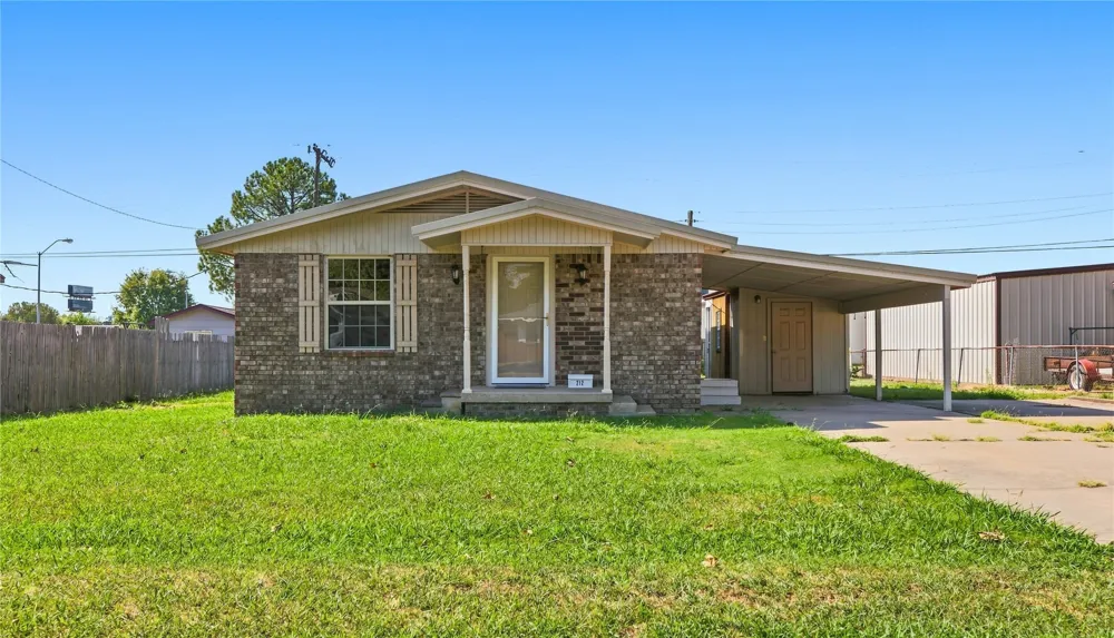 212 Duncan Avenue Checotah, OK 74426