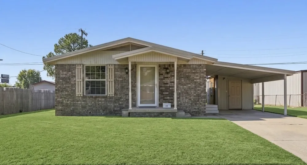 212 Duncan Avenue Checotah, OK 74426