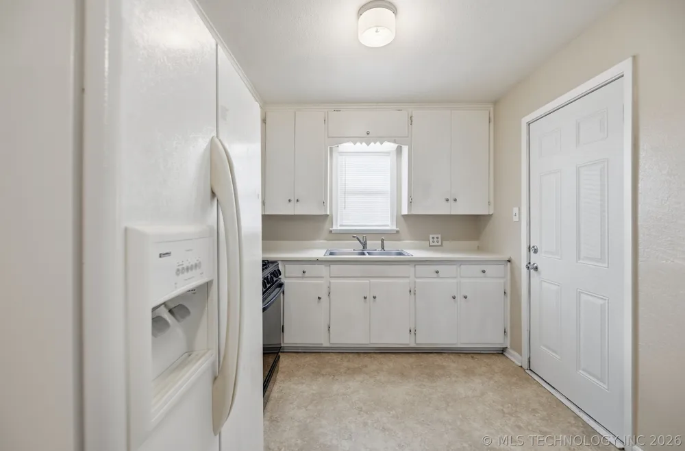 5951 E King Place Tulsa, OK 74115