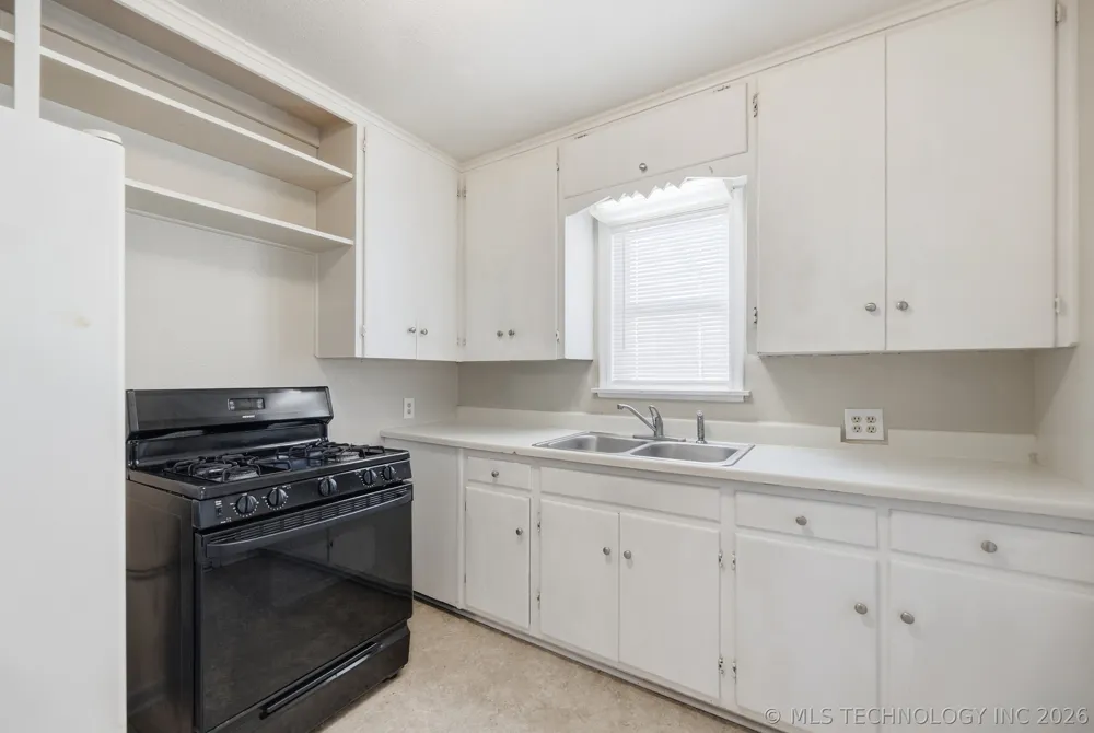 5951 E King Place Tulsa, OK 74115