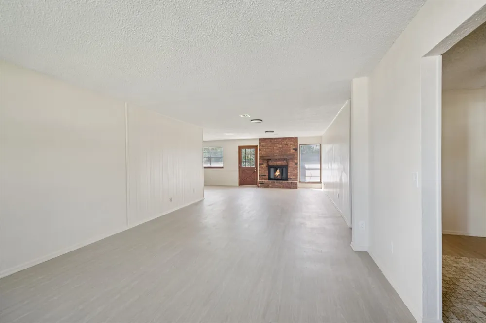 8966 E 56th Place Tulsa, OK 74145