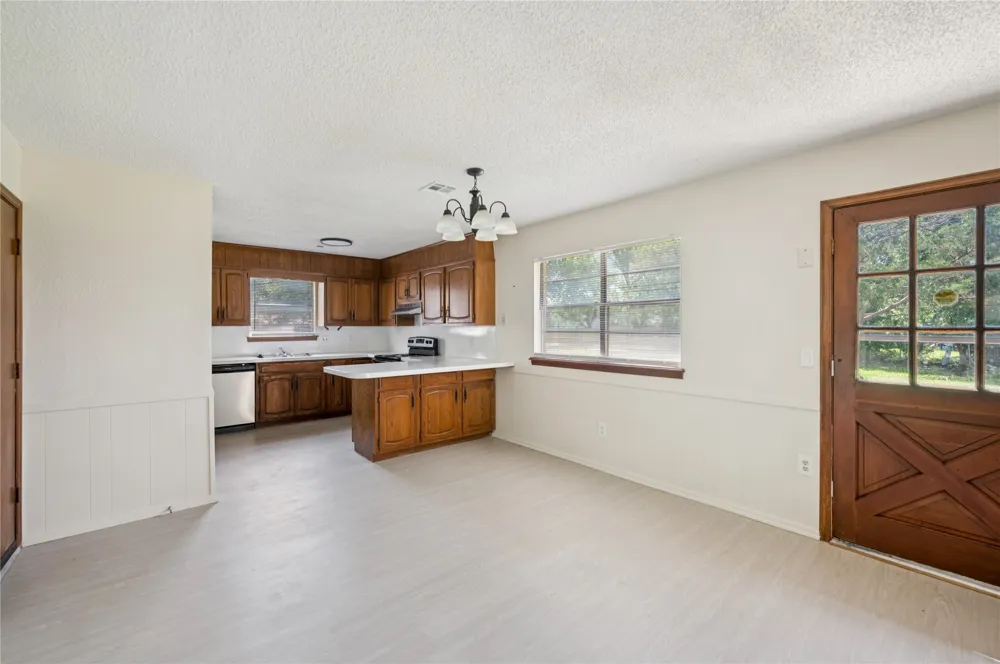 8966 E 56th Place Tulsa, OK 74145