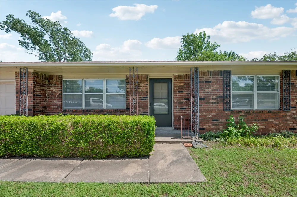 8966 E 56th Place Tulsa, OK 74145
