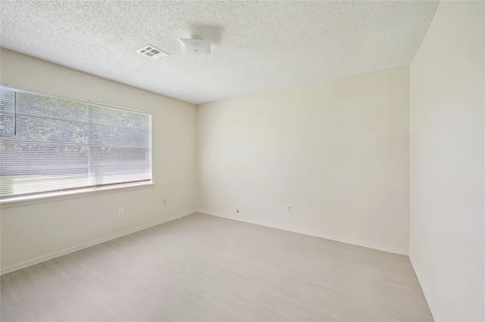 8966 E 56th Place Tulsa, OK 74145
