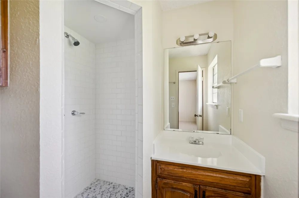 8966 E 56th Place Tulsa, OK 74145