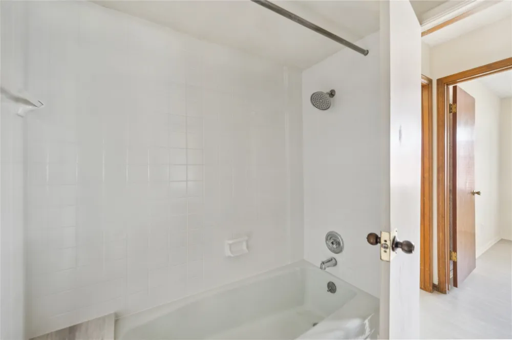 8966 E 56th Place Tulsa, OK 74145