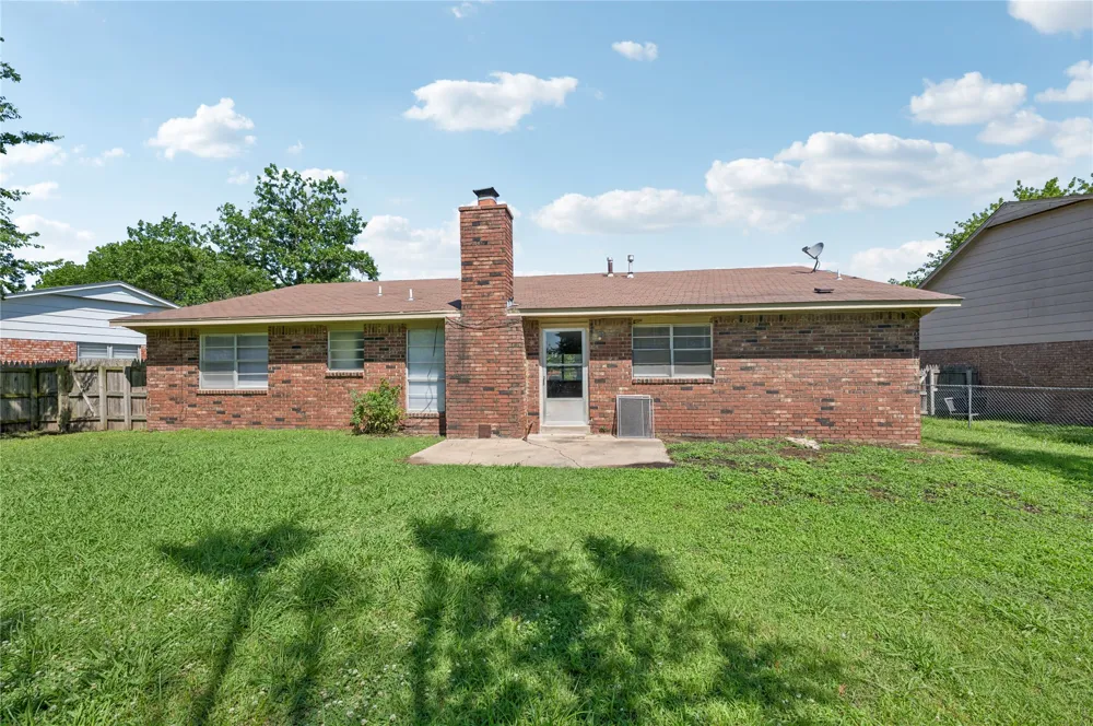 8966 E 56th Place Tulsa, OK 74145