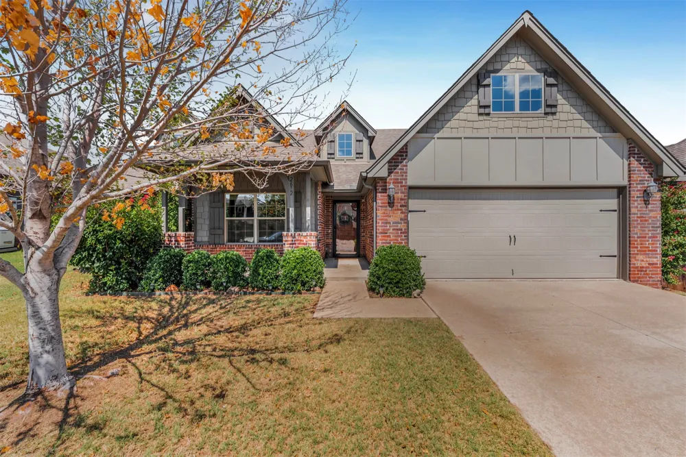 2612 W Van Buren Court Broken Arrow, OK 74011