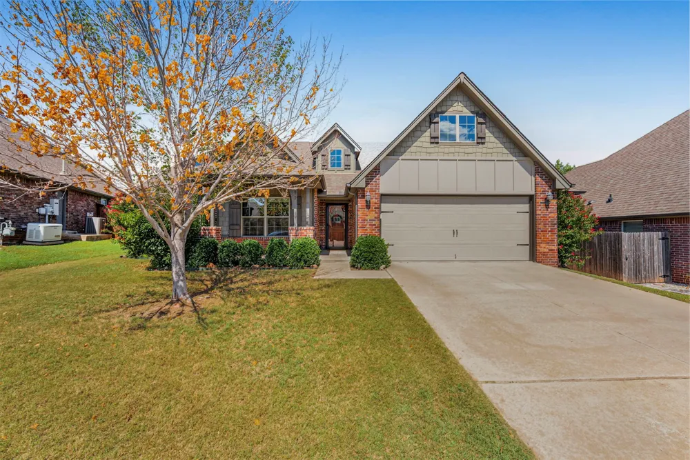 2612 W Van Buren Court Broken Arrow, OK 74011
