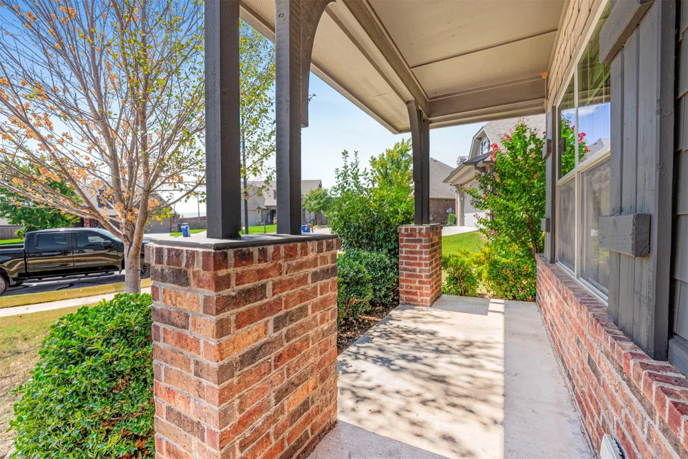 2612 W Van Buren Court Broken Arrow, OK 74011