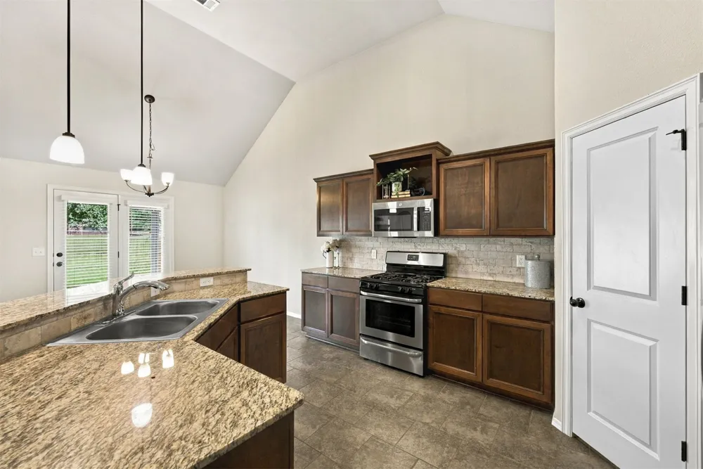 2612 W Van Buren Court Broken Arrow, OK 74011