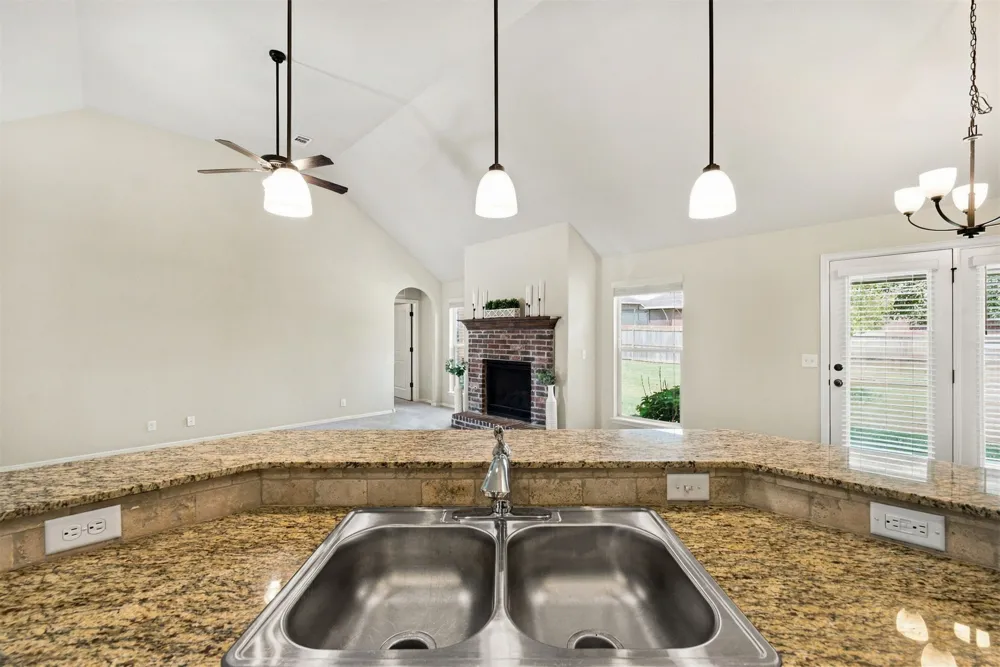 2612 W Van Buren Court Broken Arrow, OK 74011