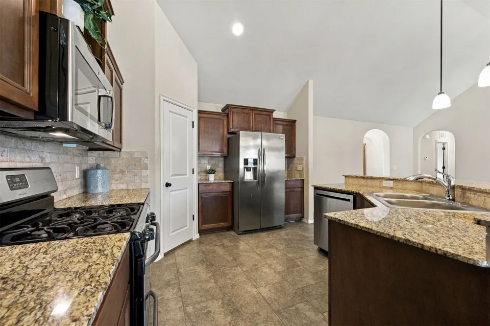 2612 W Van Buren Court Broken Arrow, OK 74011