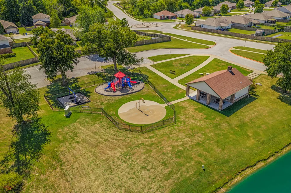 2612 W Van Buren Court Broken Arrow, OK 74011