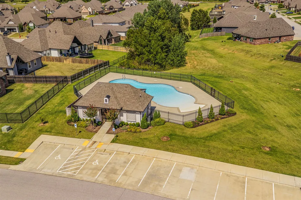 2612 W Van Buren Court Broken Arrow, OK 74011