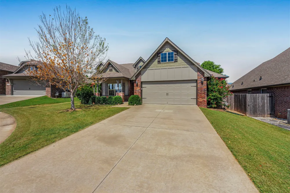 2612 W Van Buren Court Broken Arrow, OK 74011