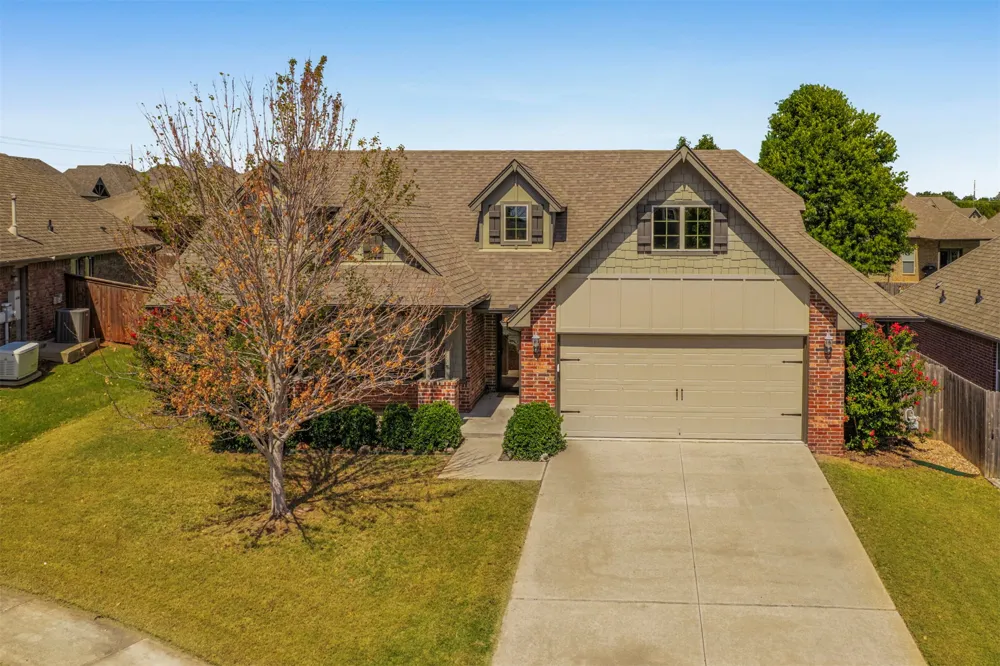 2612 W Van Buren Court Broken Arrow, OK 74011