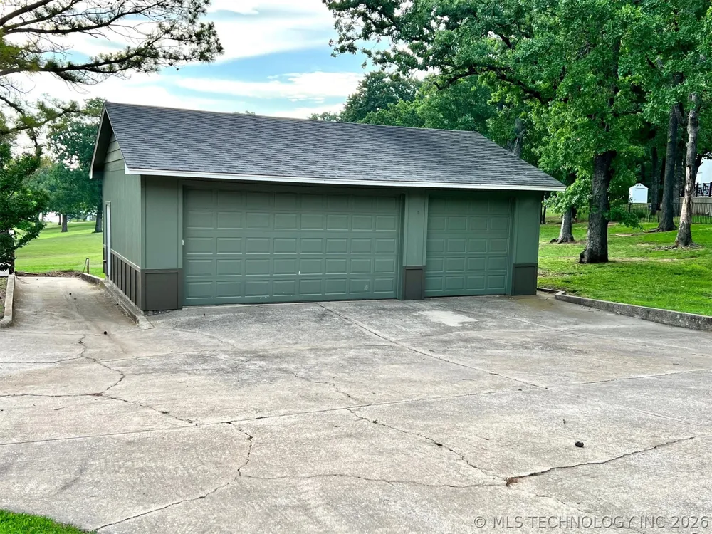 6800 Magnolia Drive Kingston, OK 73439