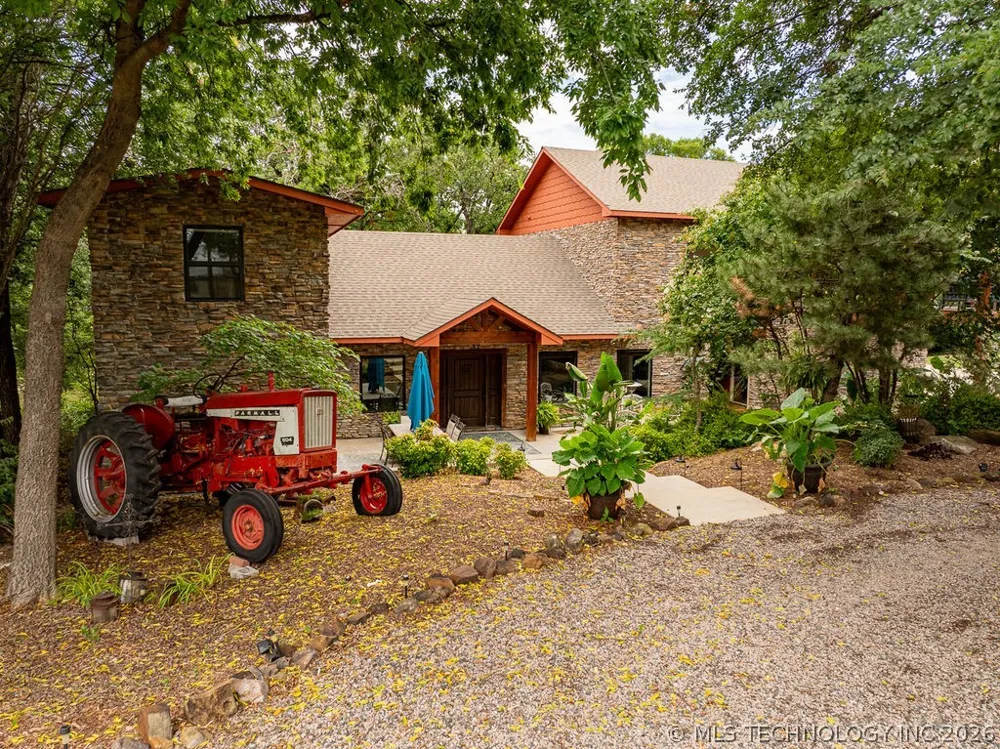 9094 Waters Edge Kingston, OK 73439