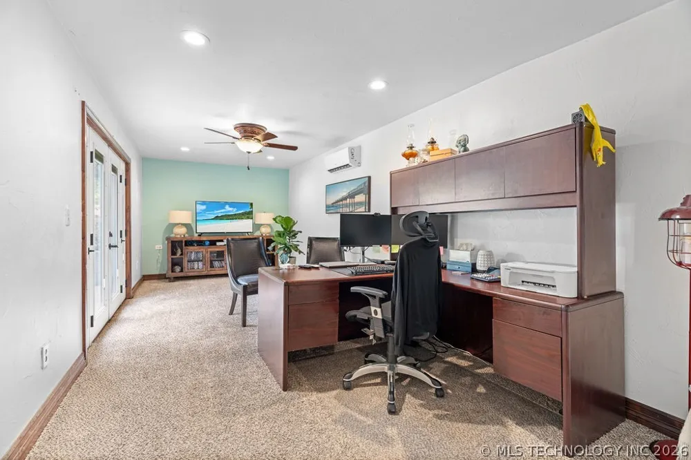 9094 Waters Edge Kingston, OK 73439