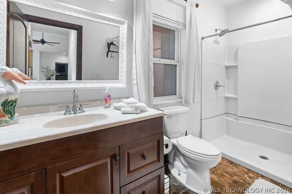 9094 Waters Edge Kingston, OK 73439