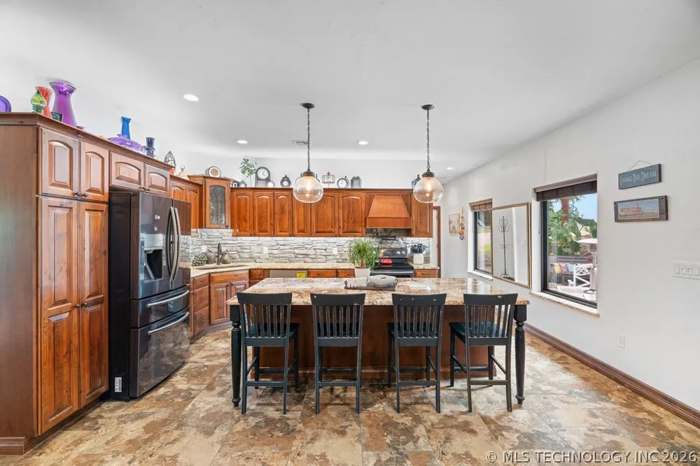 9094 Waters Edge Kingston, OK 73439